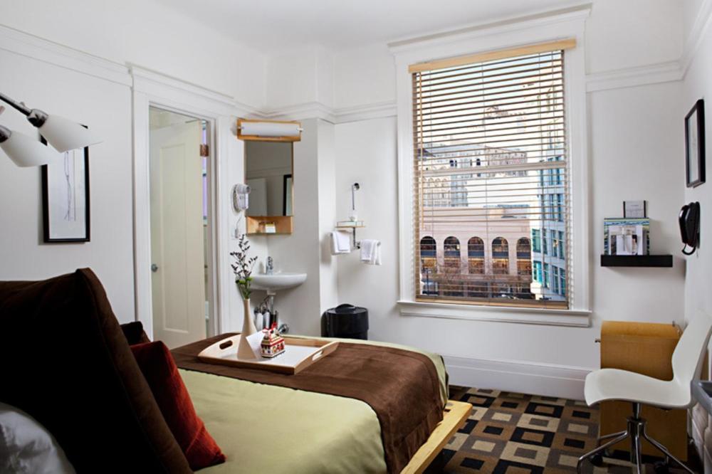 Deluxe Double Room interior